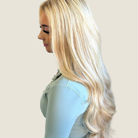 Golden Blonde – 22" Seamless Clip-In Extensions